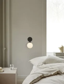 Apiales Wall, satin black / opal