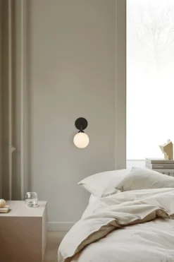 Apiales Wall, satin black / opal