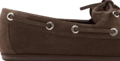 Deck shoes with laces