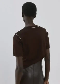 Fine knit sweater with contrasting