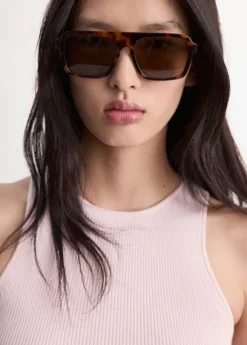 Fitted fine-knit top
