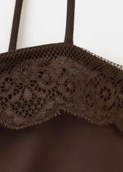 Fitted top with lace detail