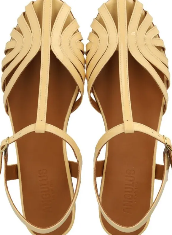 Flad sandal med smuk organisk frontdetalje