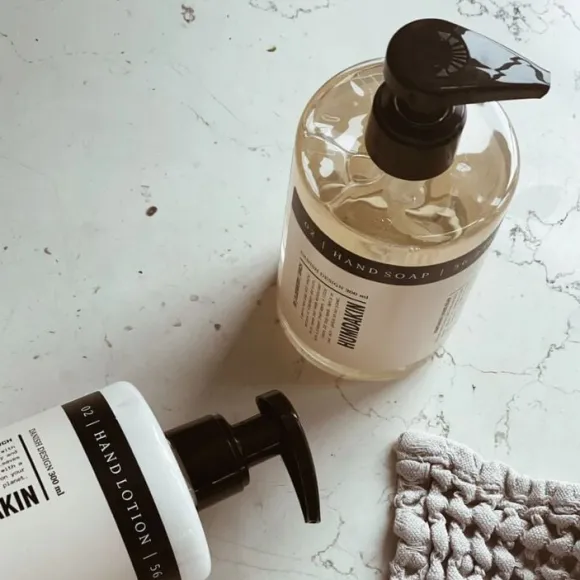 02 - Hand soap - Elderberry and Birch