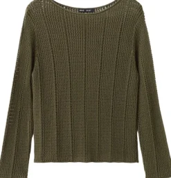 Knitted ribbed sweater