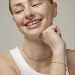 Necklace, Lola