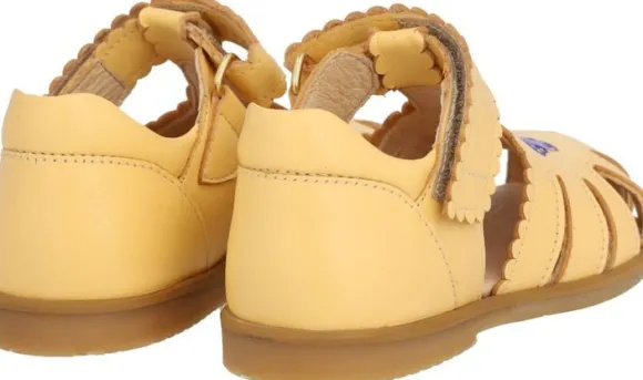 Sandal med lukket tå og sommerfugl