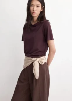 Short-sleeved knitted sweater